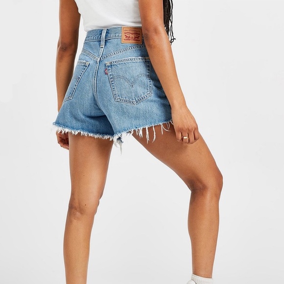 Levi’s High Waisted Mom Jean Shorts - Picture 2 of 13